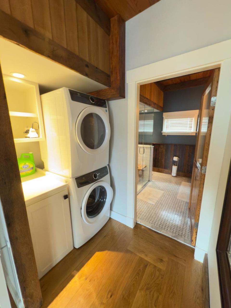 Magical Post And Beam Loft Downtown Newport! Hotel Buitenkant foto