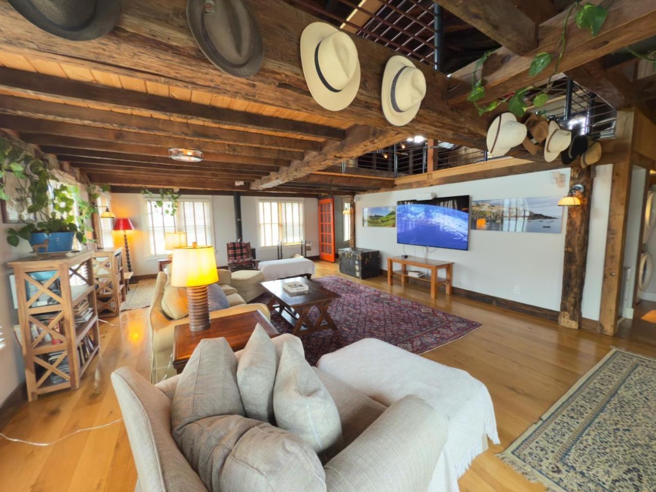 Magical Post And Beam Loft Downtown Newport! Hotel Buitenkant foto