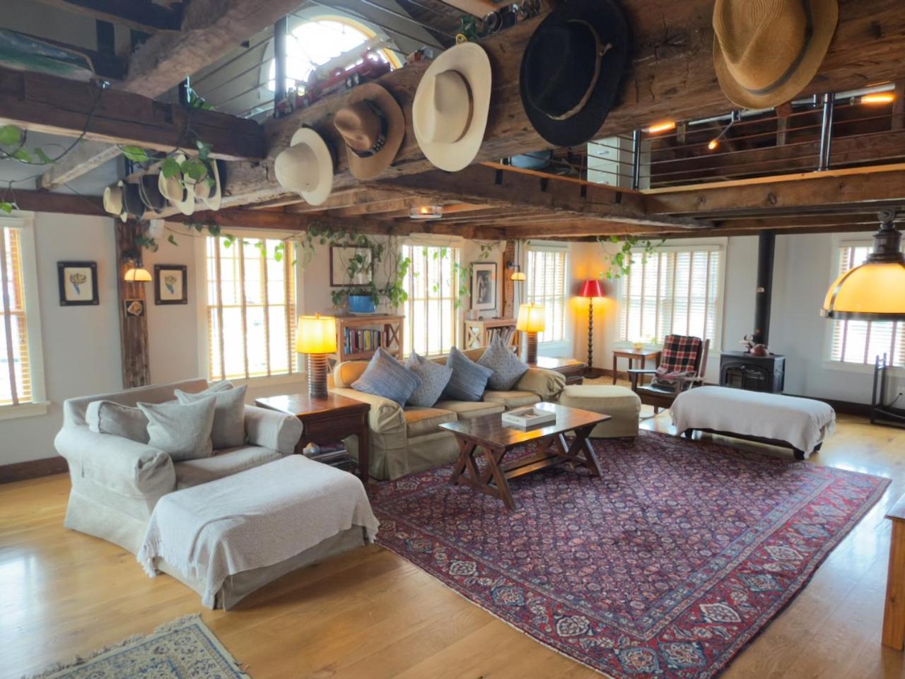 Magical Post And Beam Loft Downtown Newport! Hotel Buitenkant foto