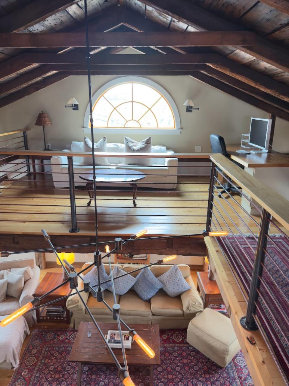 Magical Post And Beam Loft Downtown Newport! Hotel Buitenkant foto