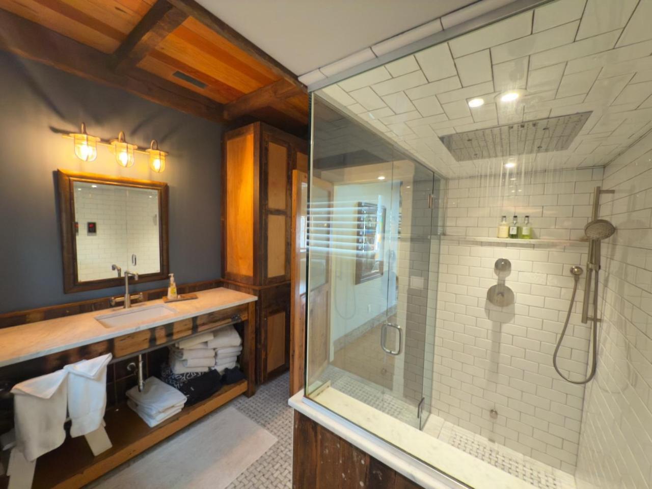 Magical Post And Beam Loft Downtown Newport! Hotel Buitenkant foto