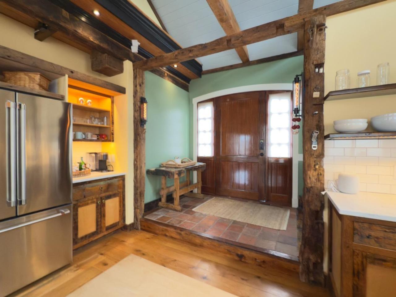 Magical Post And Beam Loft Downtown Newport! Hotel Buitenkant foto