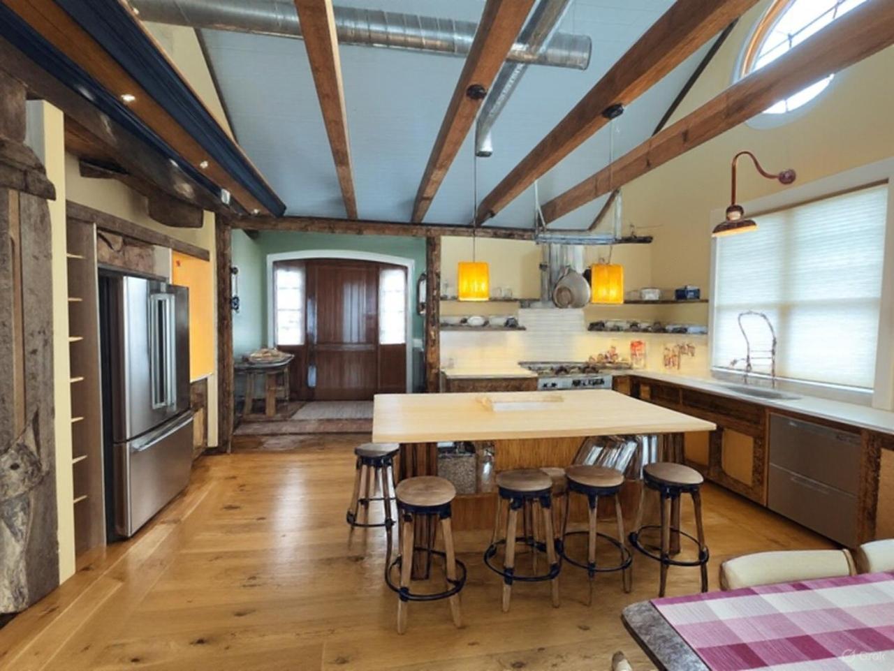 Magical Post And Beam Loft Downtown Newport! Hotel Buitenkant foto